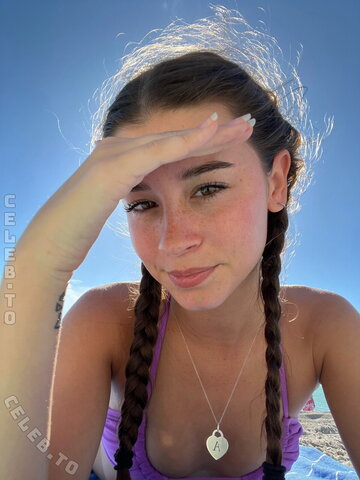 Alexis Bitty nude photo 18