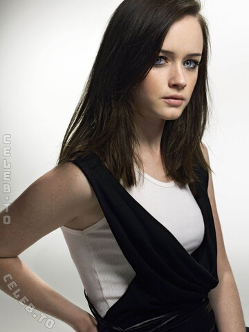 Alexis Bledel nude photo 4