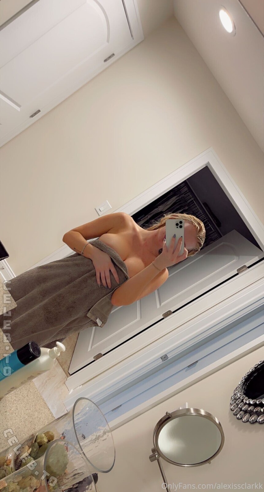 Alexis Clark nude photo 1