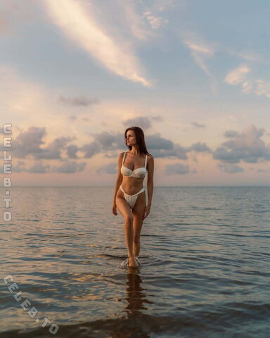 Alexis Reed photo 1