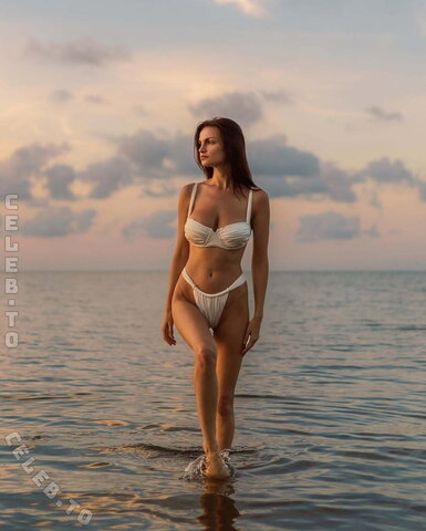 Alexis Reed photo 3