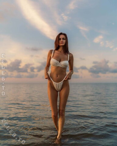 Alexis Reed photo 5