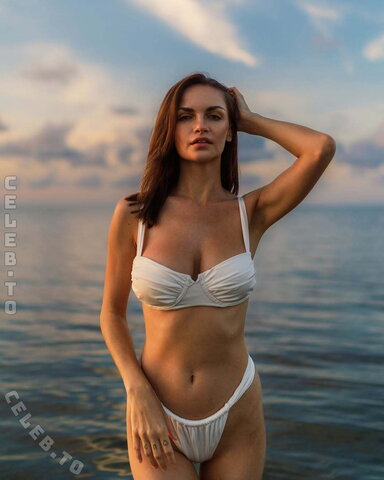 Alexis Reed photo 6