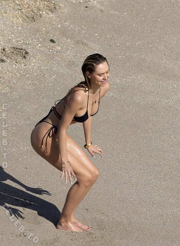 Alexis Ren photo 4
