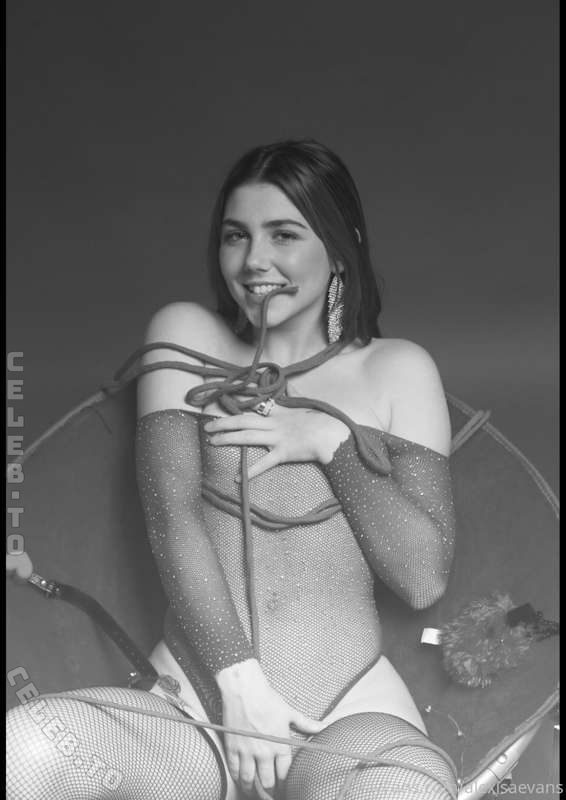 Alexisaevans nude photo 12