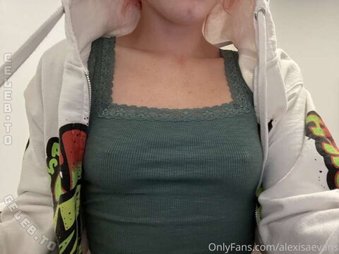 Alexisaevans nude photo 10