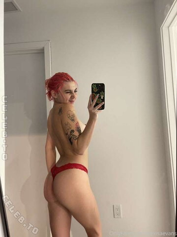 Alexisaevans nude photo 2