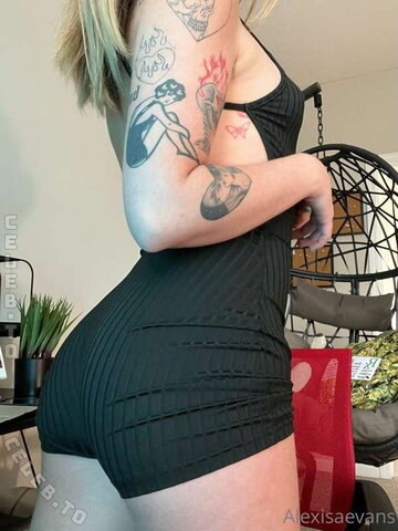 Alexisaevans nude photo 7