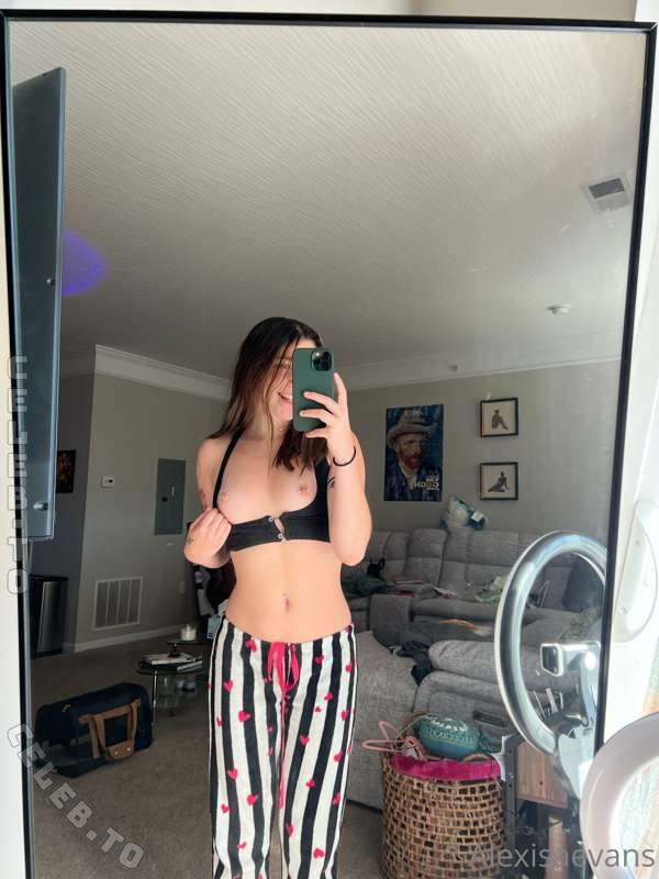 Alexisaevans nude photo 5