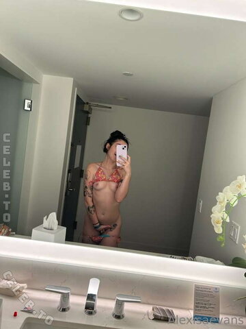 Alexisaevans nude photo 201