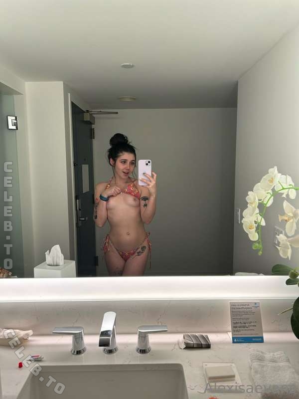 Alexisaevans nude photo 16