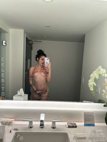 Alexisaevans nude photo 198
