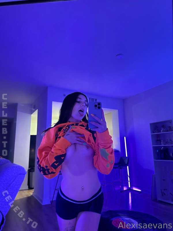 Alexisaevans nude photo 10