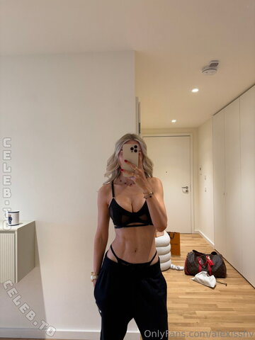 Alexisshv nude photo 730