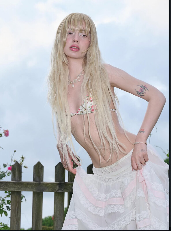 Aleyna Tilki nude photo 8