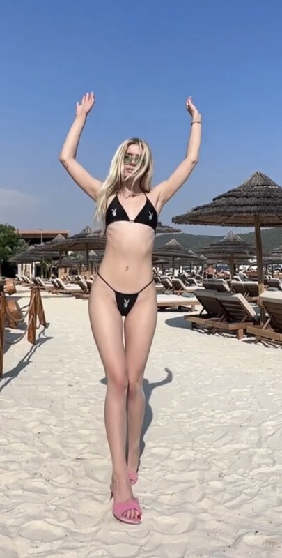 Aleyna Tilki nude photo 43