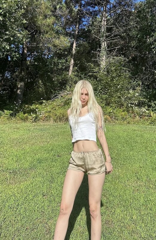 Aleyna Tilki nude photo 17