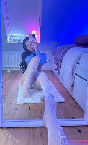 Aleyna nude photo 11