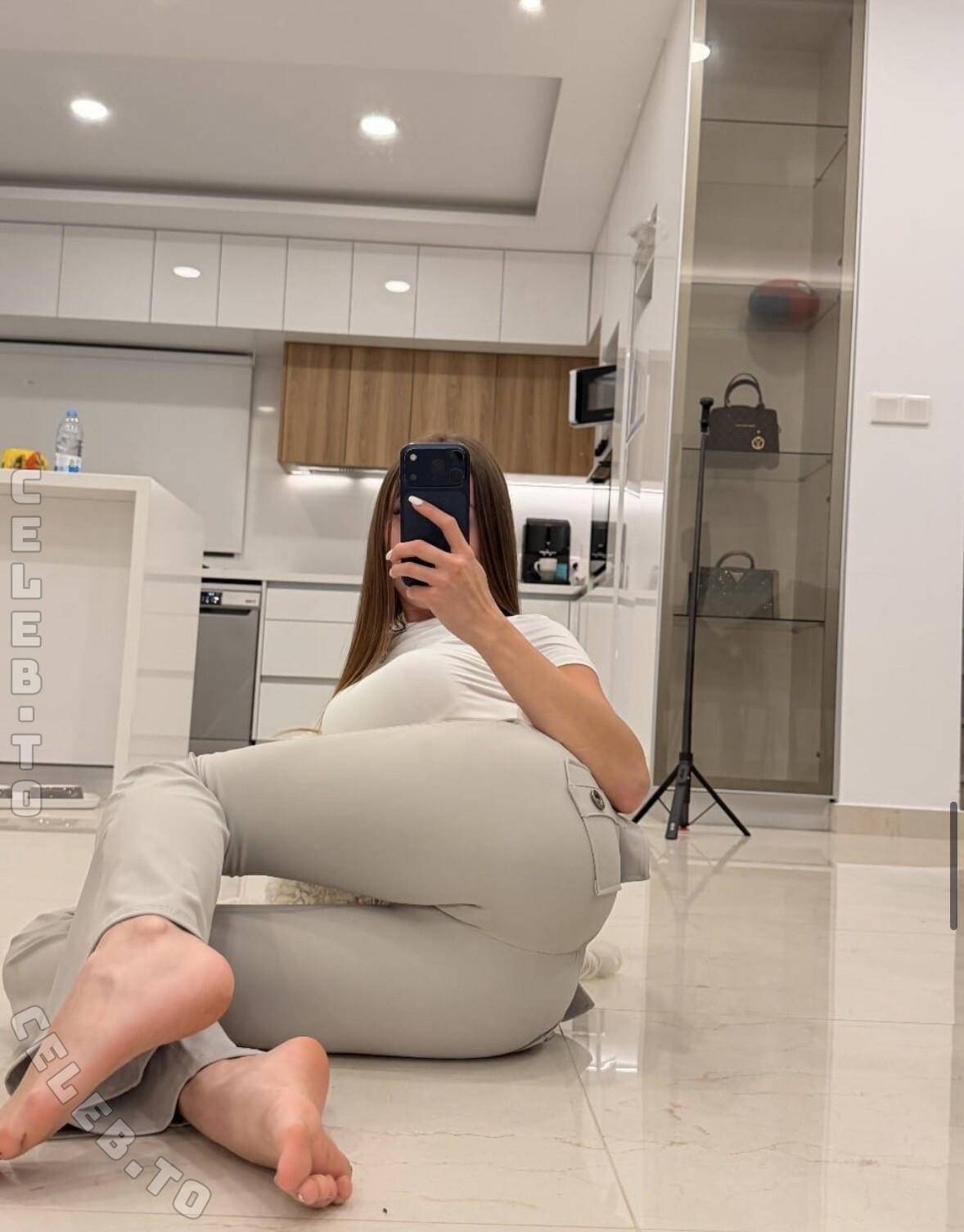 Aleynabaddie nude photo 3