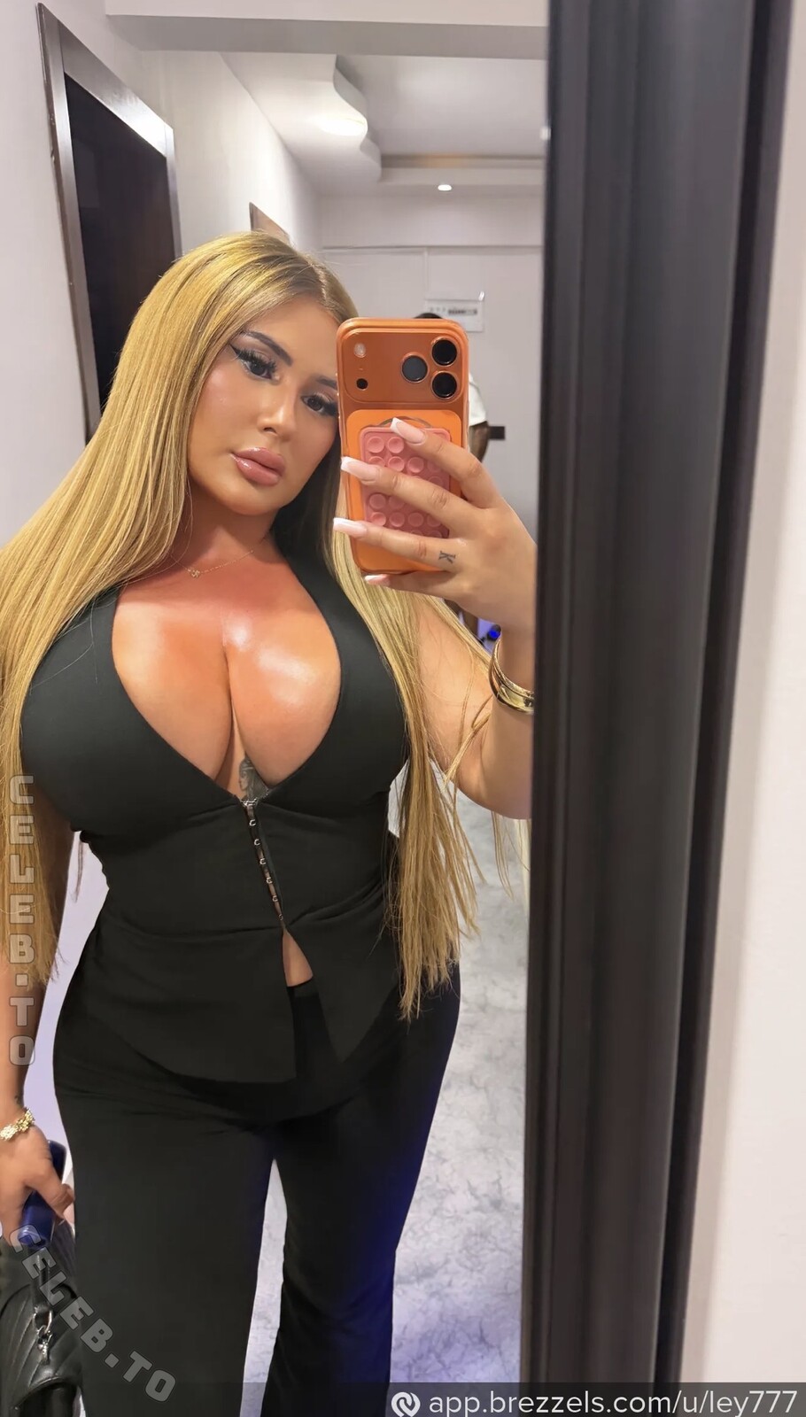 Aleynayz18 nude photo 1