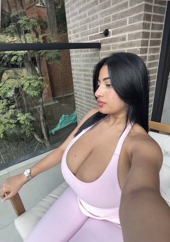 Alhana Pulido Fresh (2 photos)