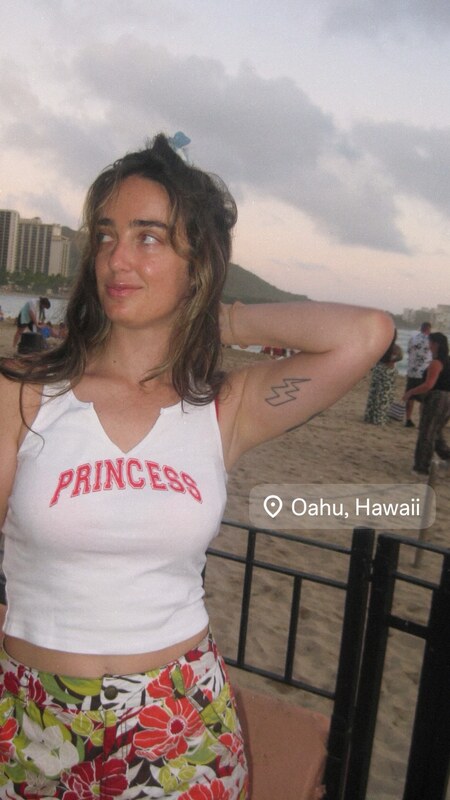 Ali Macofsky nude photo 2