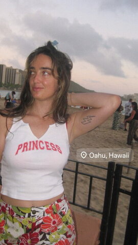 Ali Macofsky nude photo 2