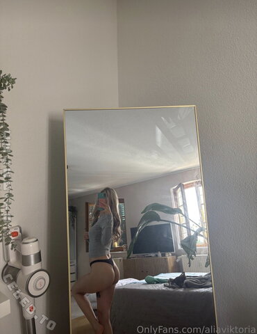 Aliabaddie nude photo 10