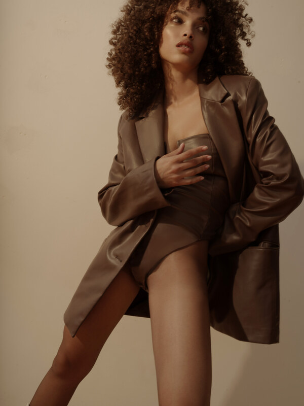 Aliana King nude photo 5