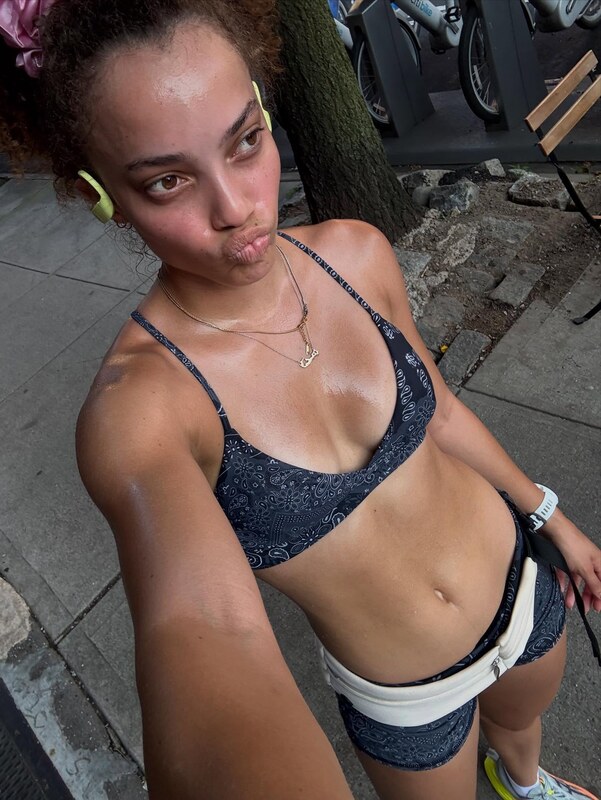 Aliana King nude photo 3
