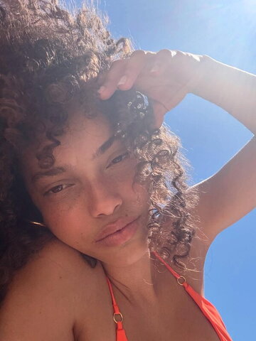 Aliana King photo 3