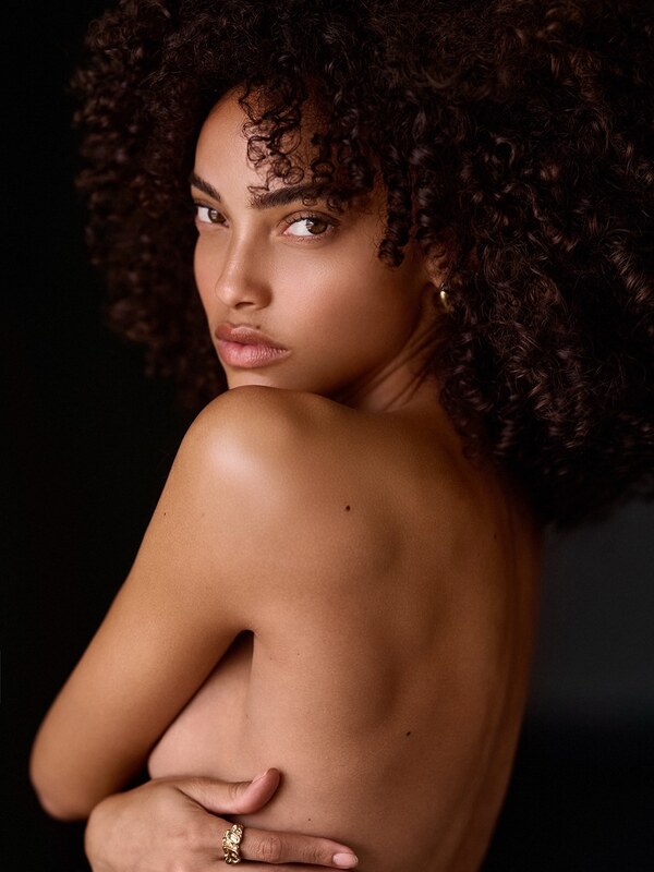 Aliana King nude photo 9
