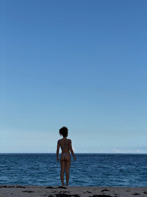 Aliana King nude photo 6