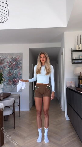 Alica Schmidt nude photo 19
