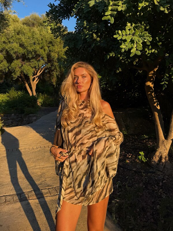 Alica Schmidt nude photo 2