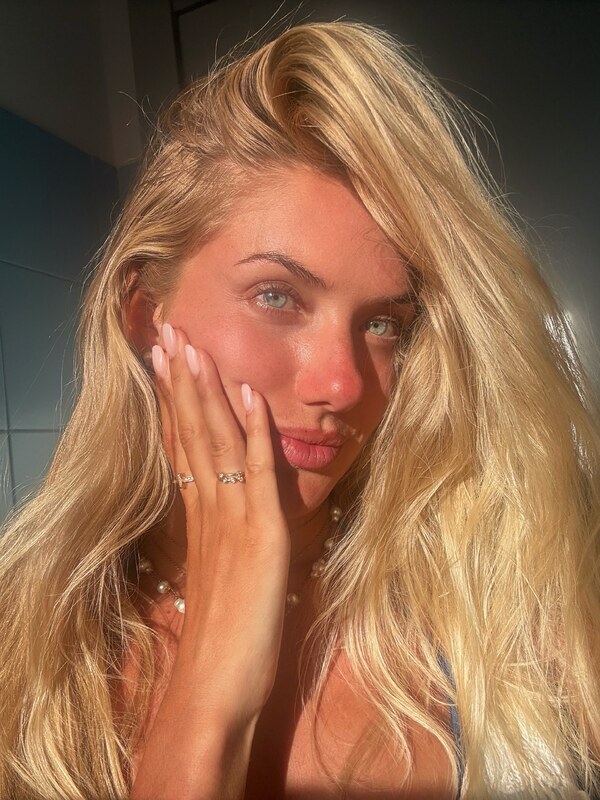 Alica Schmidt nude photo 4