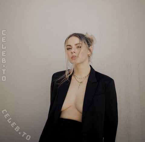 alica.ack nude photo 3