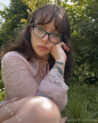 Alice Cottonsox photo 4