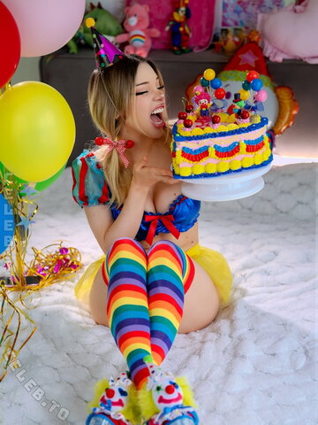 Alice Delish photo 5