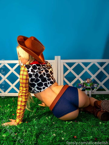 Alice Delish photo 2