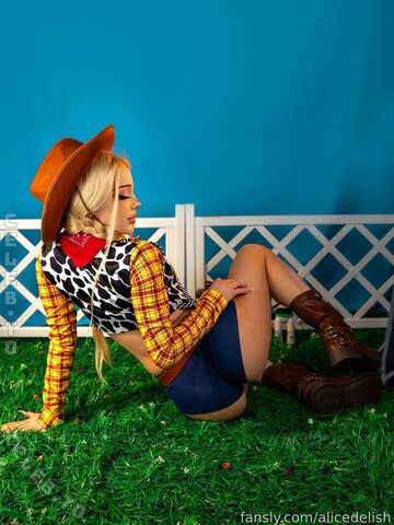 Alice Delish photo 6