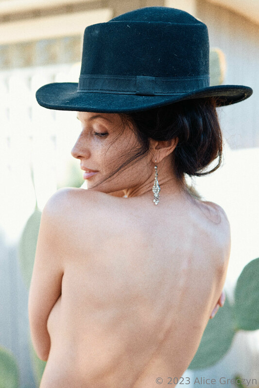 Alice Greczyn nude photo 3
