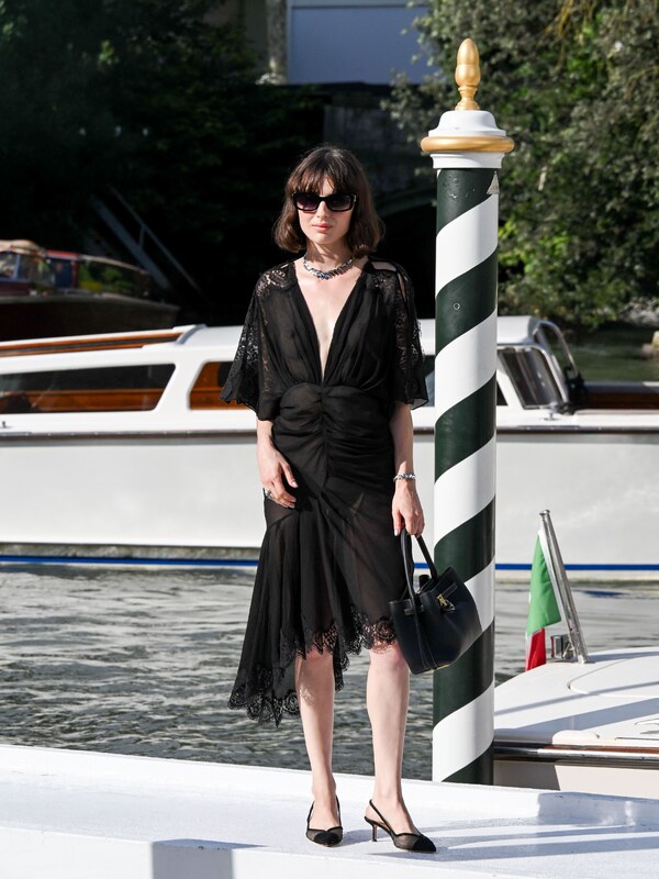 Alice Pagani nude photo 5