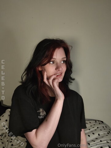 Alicebulmer nude photo 6