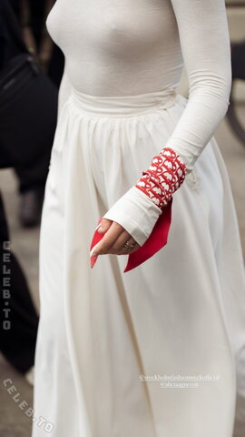 Alicia Agneson nude photo 3