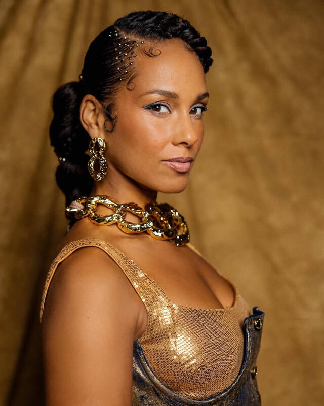 Alicia Keys nude photo 2