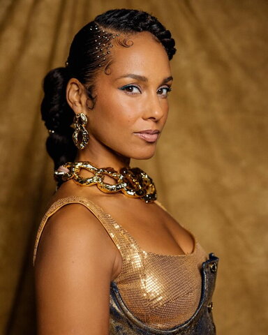 Alicia Keys nude photo 3