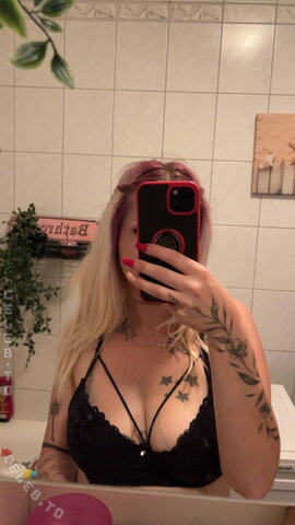 Alicia Vanessa nude photo 3
