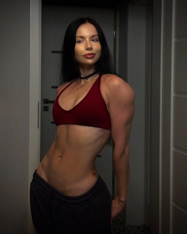 Alin Levine nude photo 1
