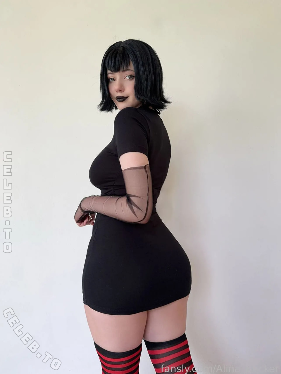 Alina Becker nude photo 4